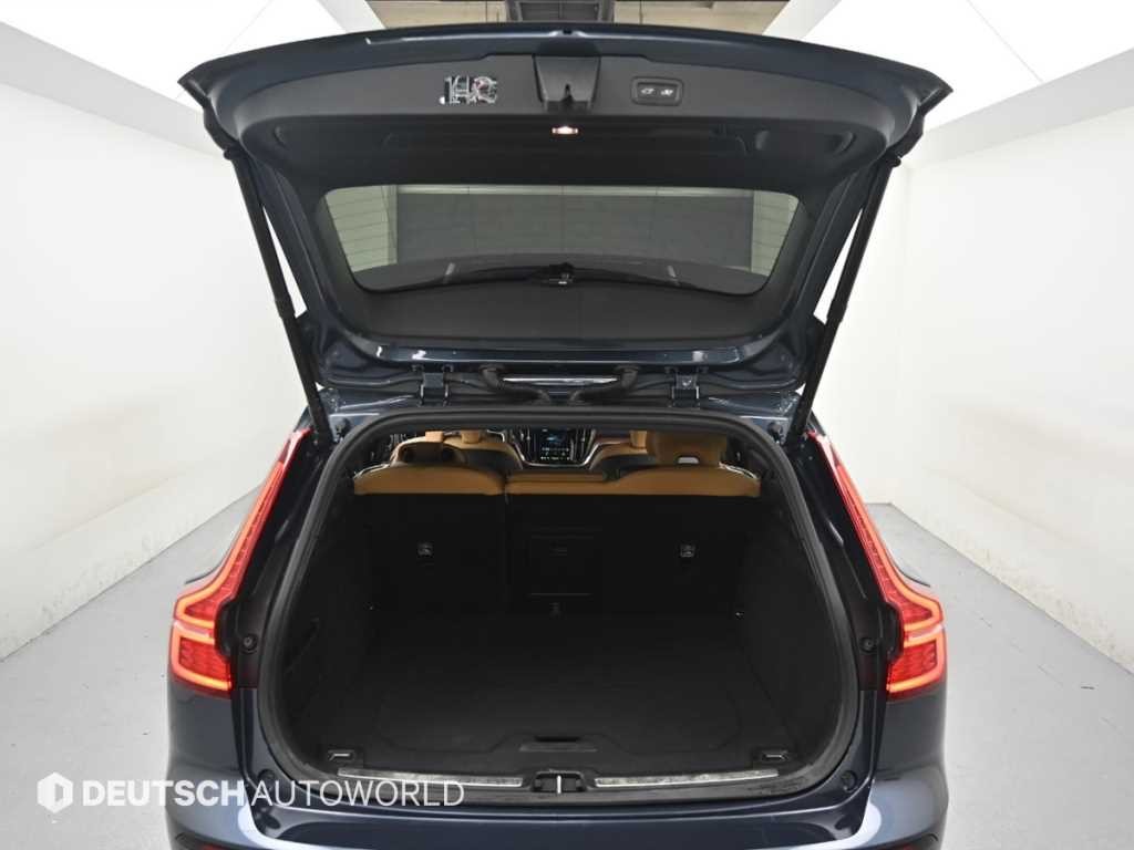볼보 V60 V60 크로스 컨트리 2세대 2.0 B5 얼티메이트 AWD 이미지 19