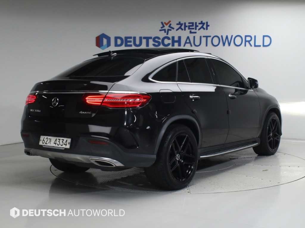 벤츠 GLE 클래스 GLE 클래스 W166 GLE 350 d 4MATIC 쿠페 이미지 2