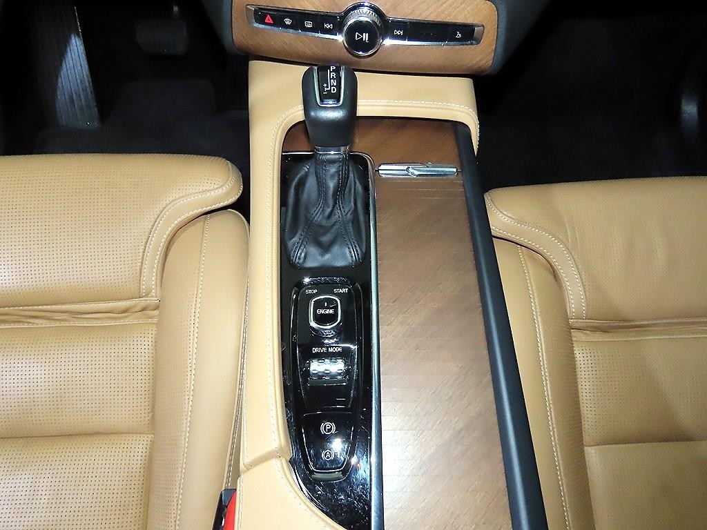 볼보 XC90 XC90 2세대 2.0 D5 AWD 인스크립션 이미지 12