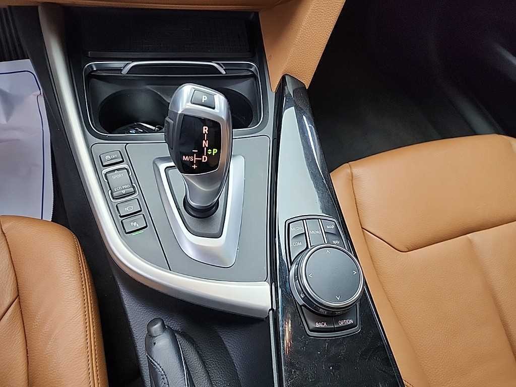 BMW 그란투리스모 3시리즈 GT (F34) GT 320D 럭셔리 이미지 8