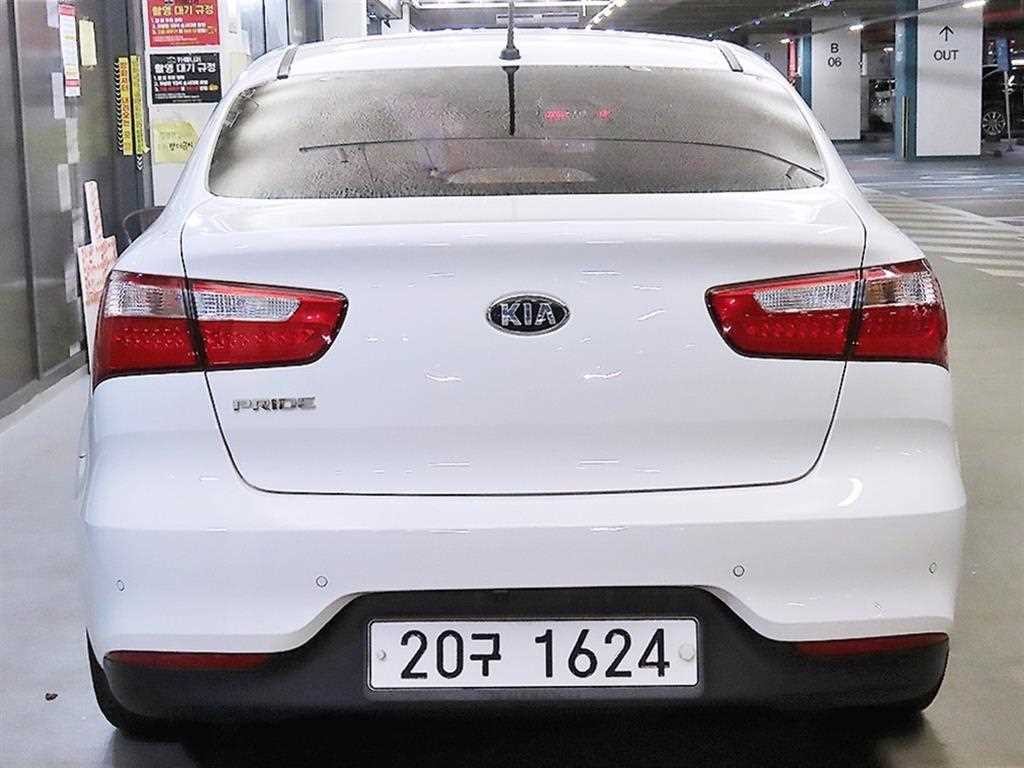 기아 프라이드 더 뉴 프라이드 4DR 1.4 MPI 트렌디 이미지 5
