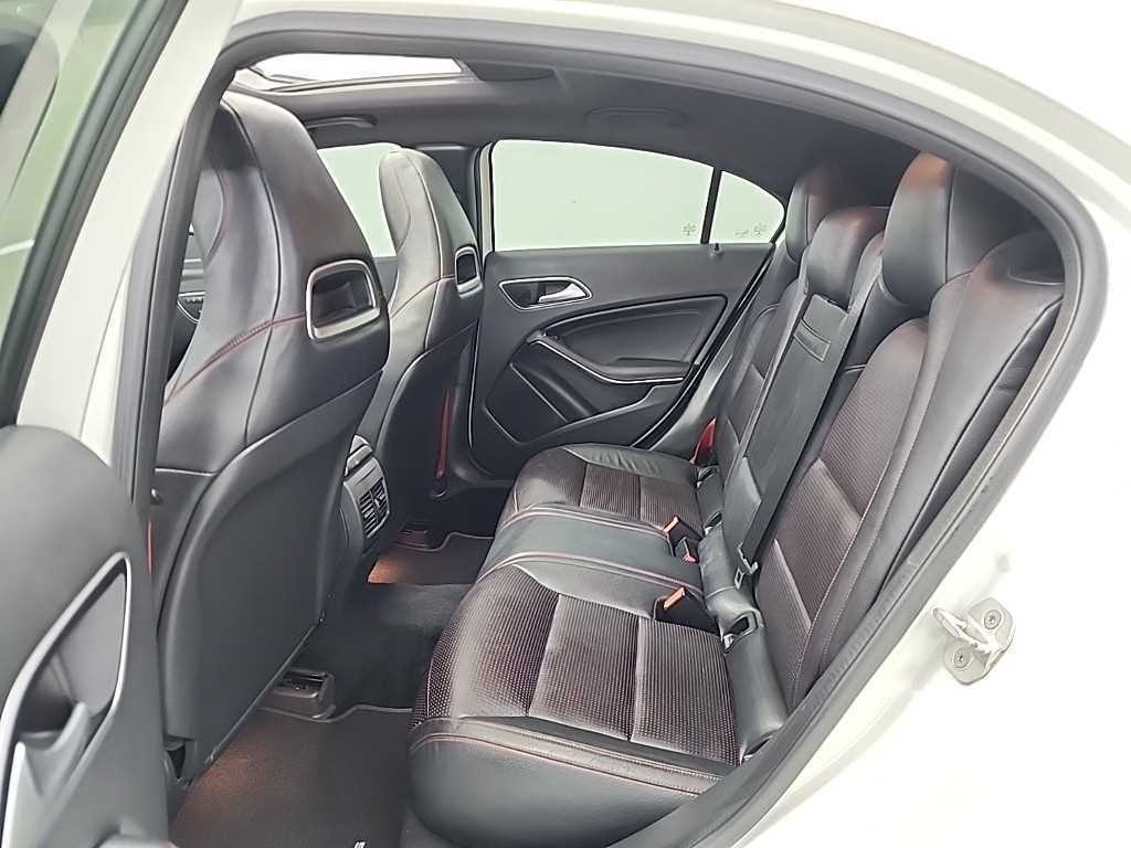 벤츠 A 클래스 A클래스 W176 A45 AMG 4MATIC 이미지 13