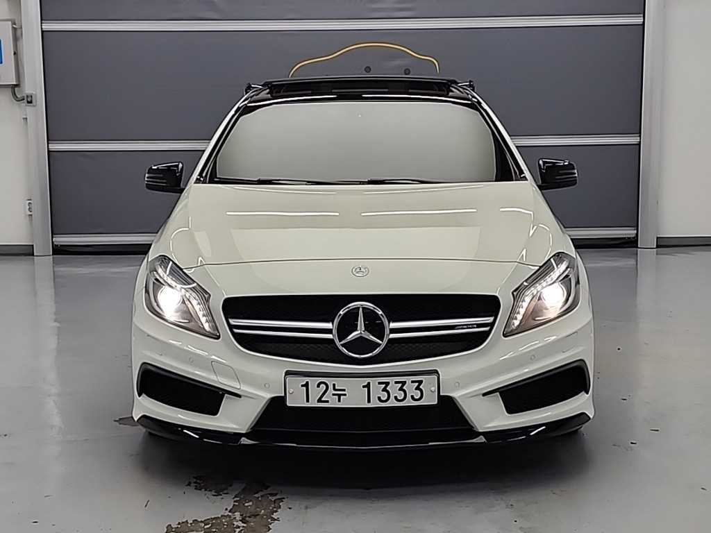 벤츠 A 클래스 A클래스 W176 A45 AMG 4MATIC 이미지 3