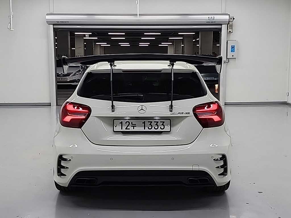 벤츠 A 클래스 A클래스 W176 A45 AMG 4MATIC 이미지 4