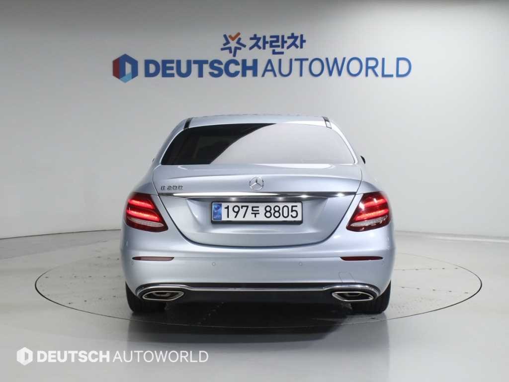 벤츠 E 클래스 E-클래스 W213 E200 아방가르드 이미지 3