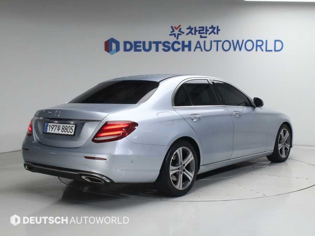 벤츠 E 클래스 E-클래스 W213 E200 아방가르드 이미지 4