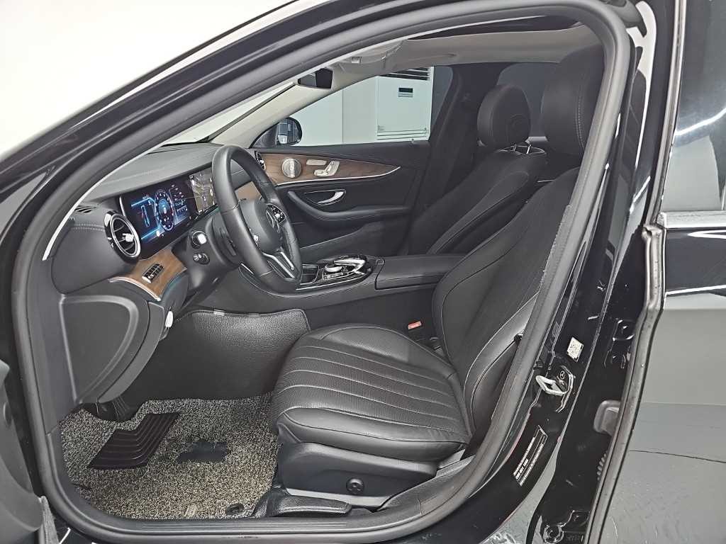 벤츠 E 클래스 E-클래스 W213 E300 4MATIC 아방가르드 이미지 11