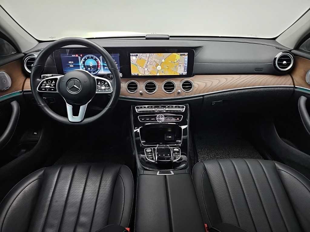 벤츠 E 클래스 E-클래스 W213 E300 4MATIC 아방가르드 이미지 7