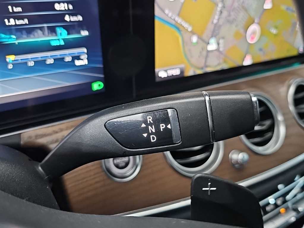 벤츠 E 클래스 E-클래스 W213 E300 4MATIC 아방가르드 이미지 8