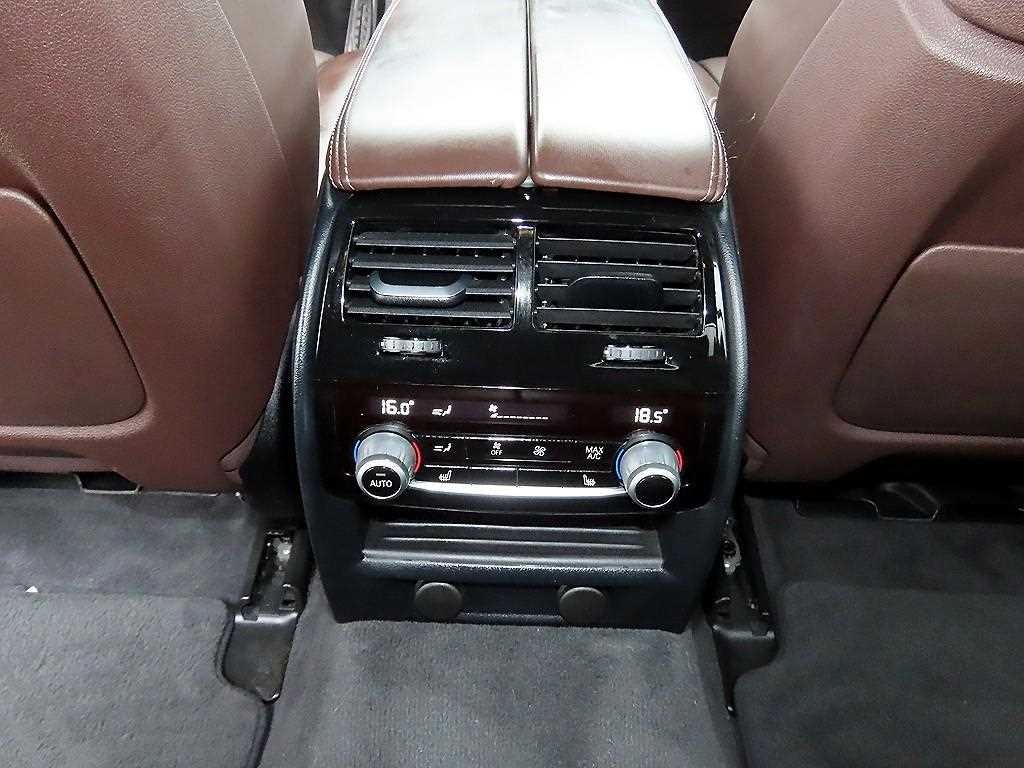 BMW 5시리즈 5시리즈 (G30) 520d M 스포츠 플러스 이미지 15