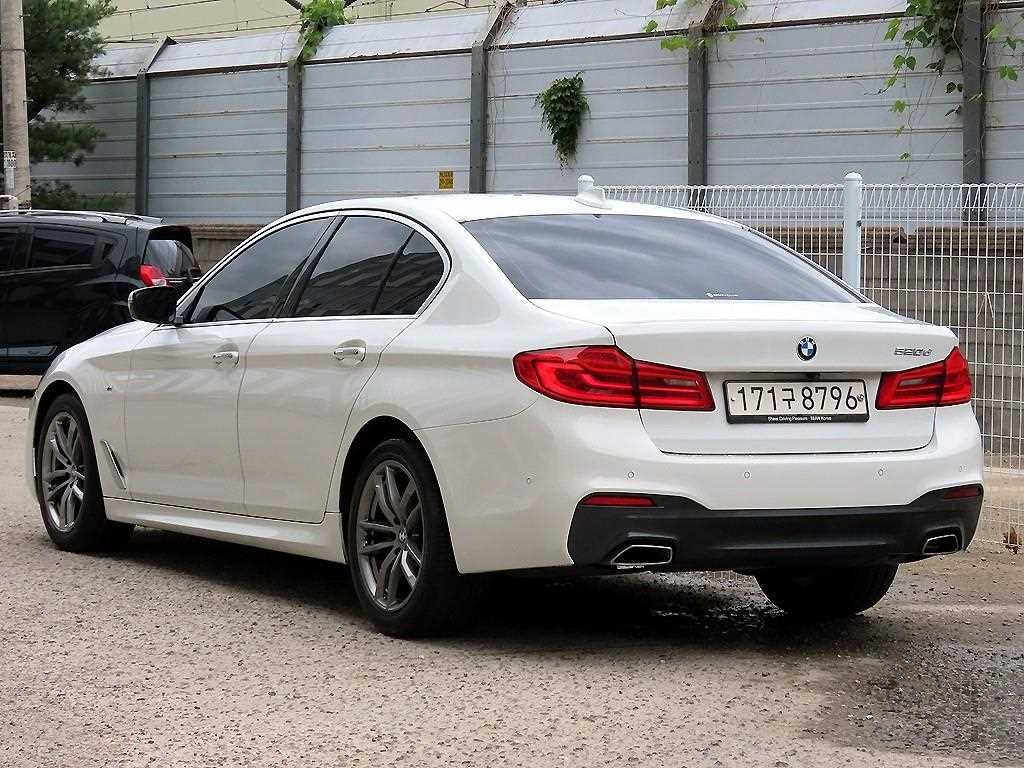 BMW 5시리즈 5시리즈 (G30) 520d M 스포츠 플러스 이미지 3