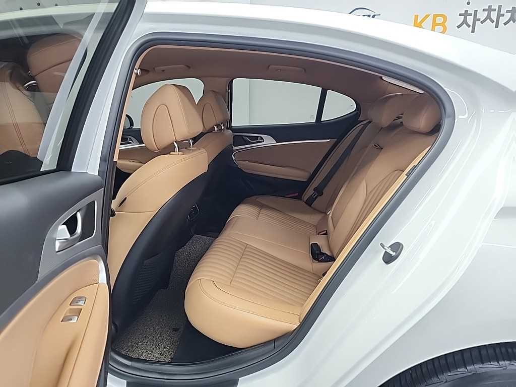 제네시스 G70 더 뉴 G70 가솔린 2.0T 2WD 이미지 12