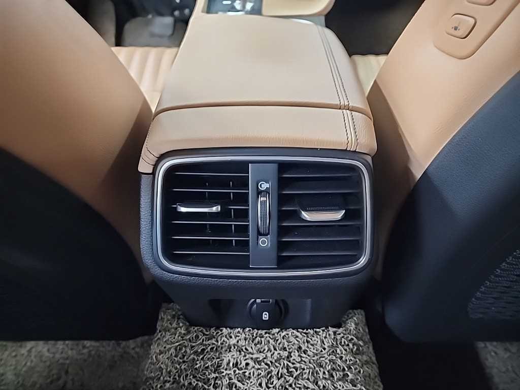 제네시스 G70 더 뉴 G70 가솔린 2.0T 2WD 이미지 13