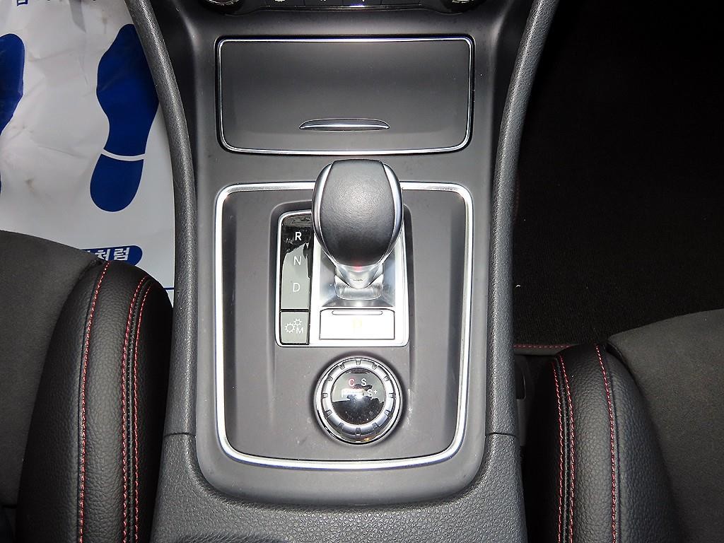 벤츠 A 클래스 A클래스 W176 A45 AMG 4MATIC 이미지 10