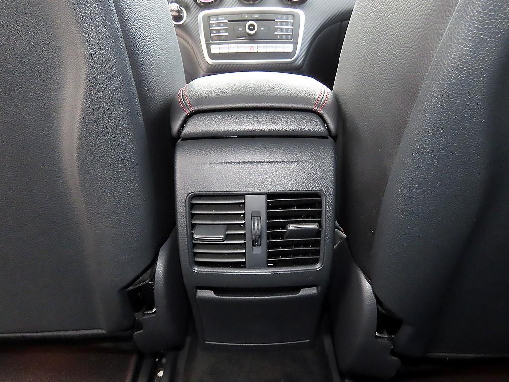 벤츠 A 클래스 A클래스 W176 A45 AMG 4MATIC 이미지 15