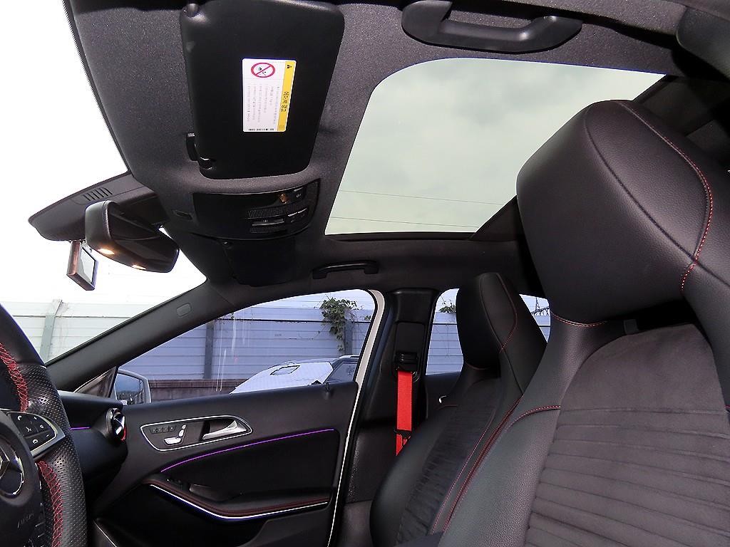 벤츠 A 클래스 A클래스 W176 A45 AMG 4MATIC 이미지 16