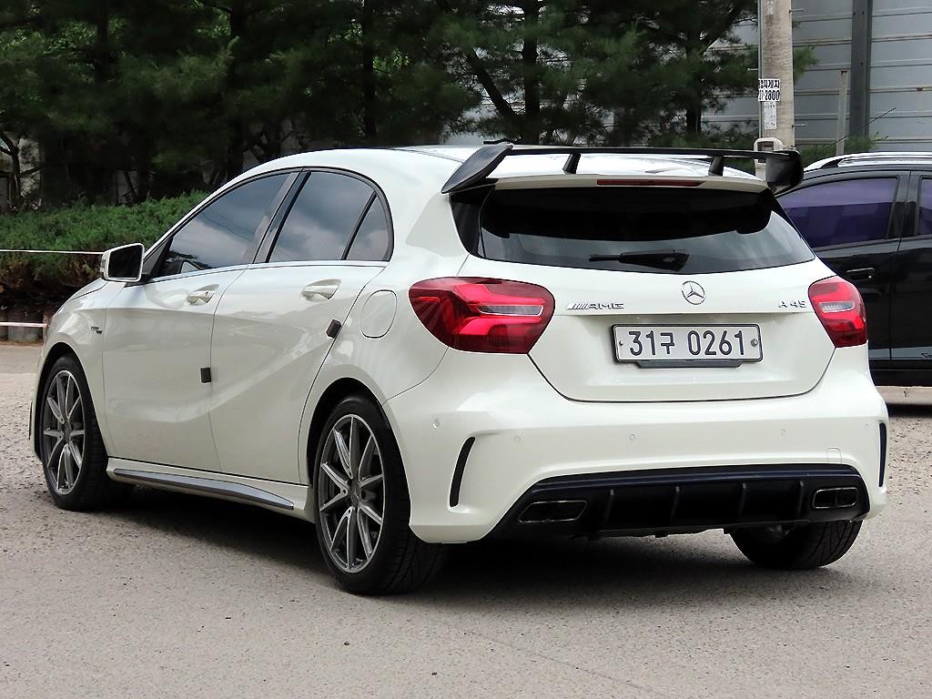 벤츠 A 클래스 A클래스 W176 A45 AMG 4MATIC 이미지 3