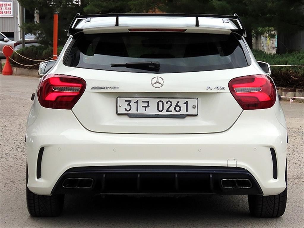 벤츠 A 클래스 A클래스 W176 A45 AMG 4MATIC 이미지 4