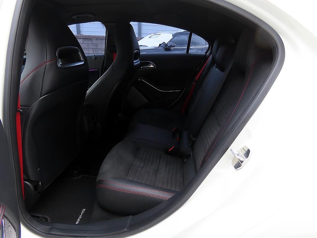 벤츠 A 클래스 A클래스 W176 A45 AMG 4MATIC 이미지 6