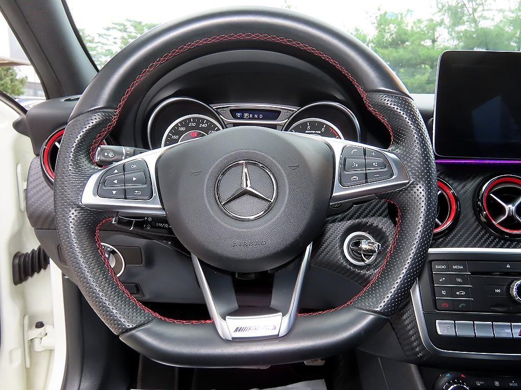 벤츠 A 클래스 A클래스 W176 A45 AMG 4MATIC 이미지 8