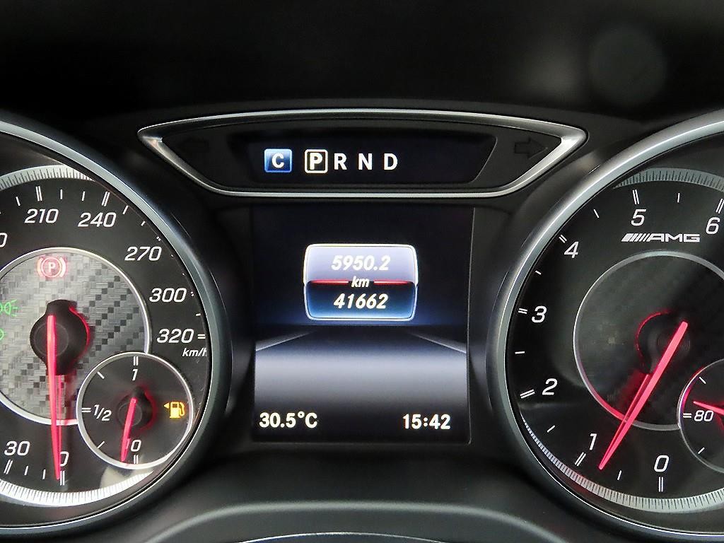 벤츠 A 클래스 A클래스 W176 A45 AMG 4MATIC 이미지 9