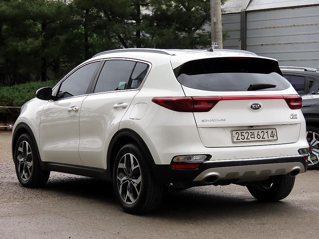 기아 스포티지 스포티지 더 볼드 2.0 디젤 4WD 프레스티지 이미지 3