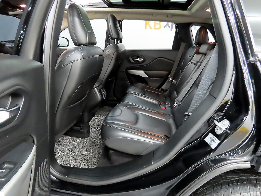 지프 체로키 체로키(KL) 2.4 론지튜드 AWD 이미지 6