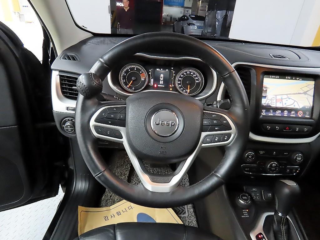 지프 체로키 체로키(KL) 2.4 론지튜드 AWD 이미지 9