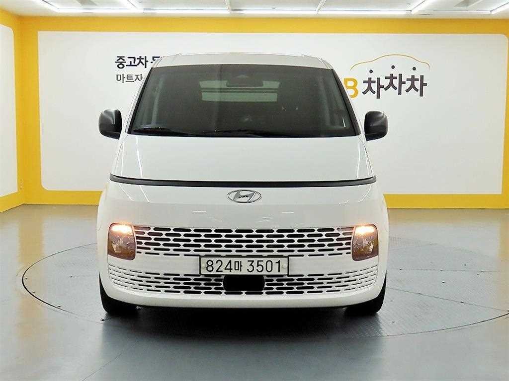 현대 스타리아 2WD 디젤 카고 스마트 3인승 이미지 3