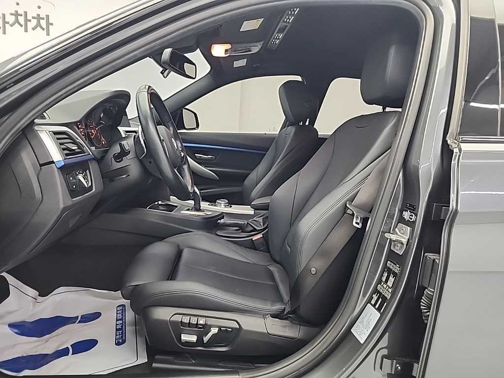 BMW 3시리즈 3시리즈 (F30) 320i M 스포츠 이미지 11