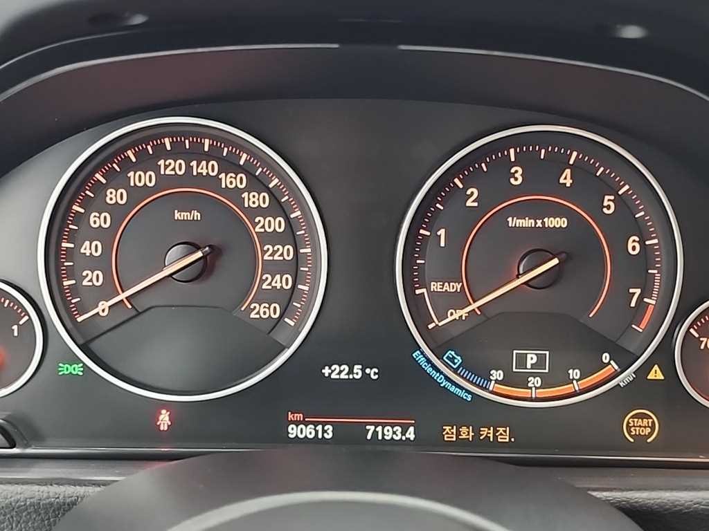 BMW 3시리즈 3시리즈 (F30) 320i M 스포츠 이미지 6