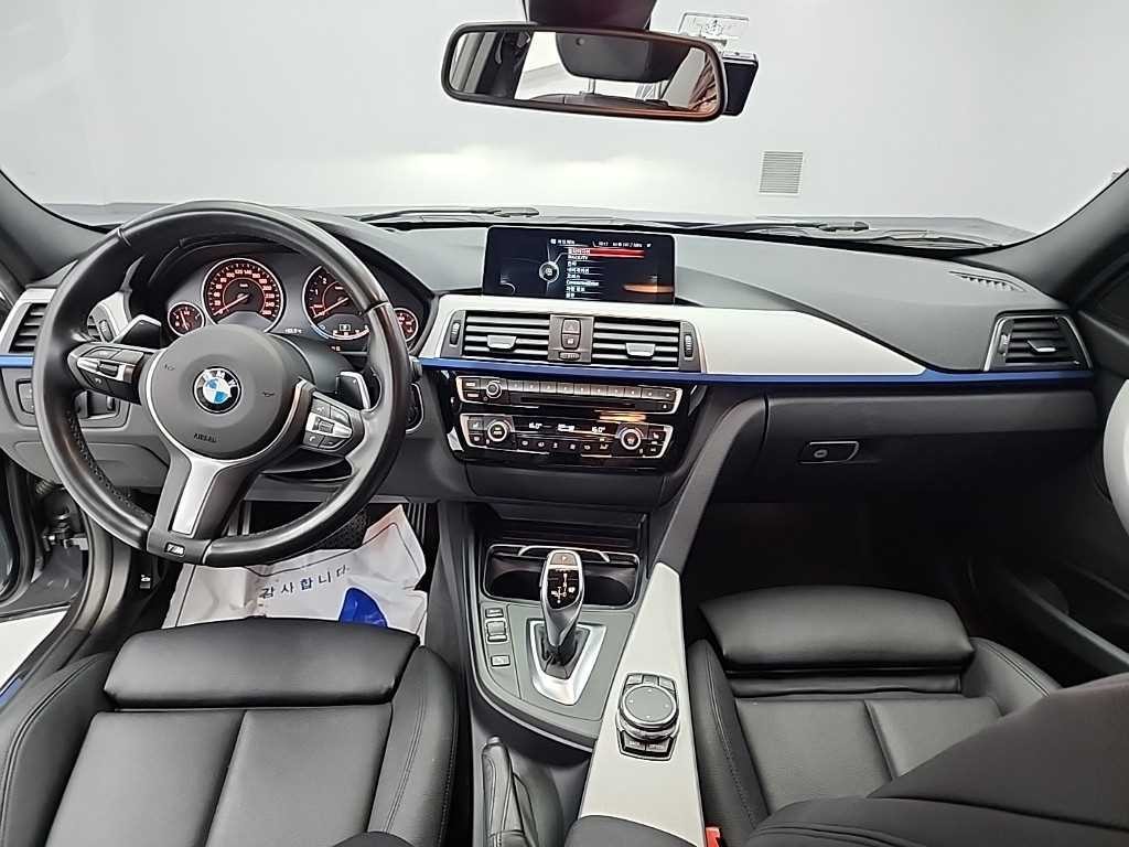 BMW 3시리즈 3시리즈 (F30) 320i M 스포츠 이미지 7