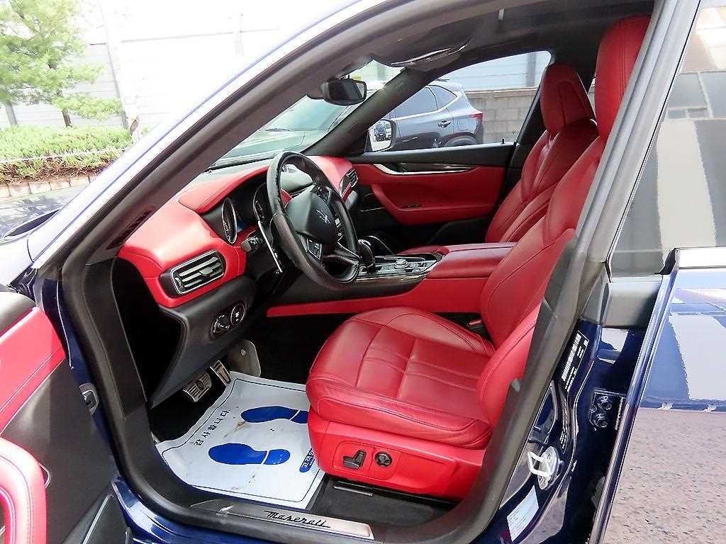 마세라티 르반떼 3.0 AWD 이미지 5