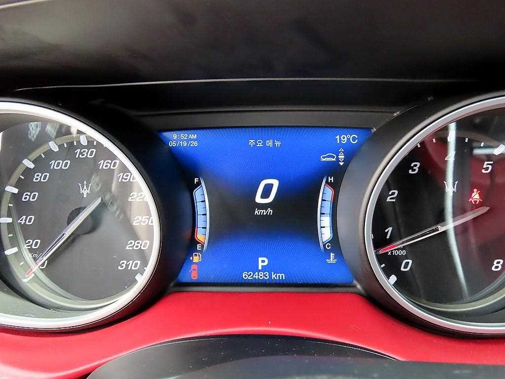 마세라티 르반떼 3.0 AWD 이미지 9