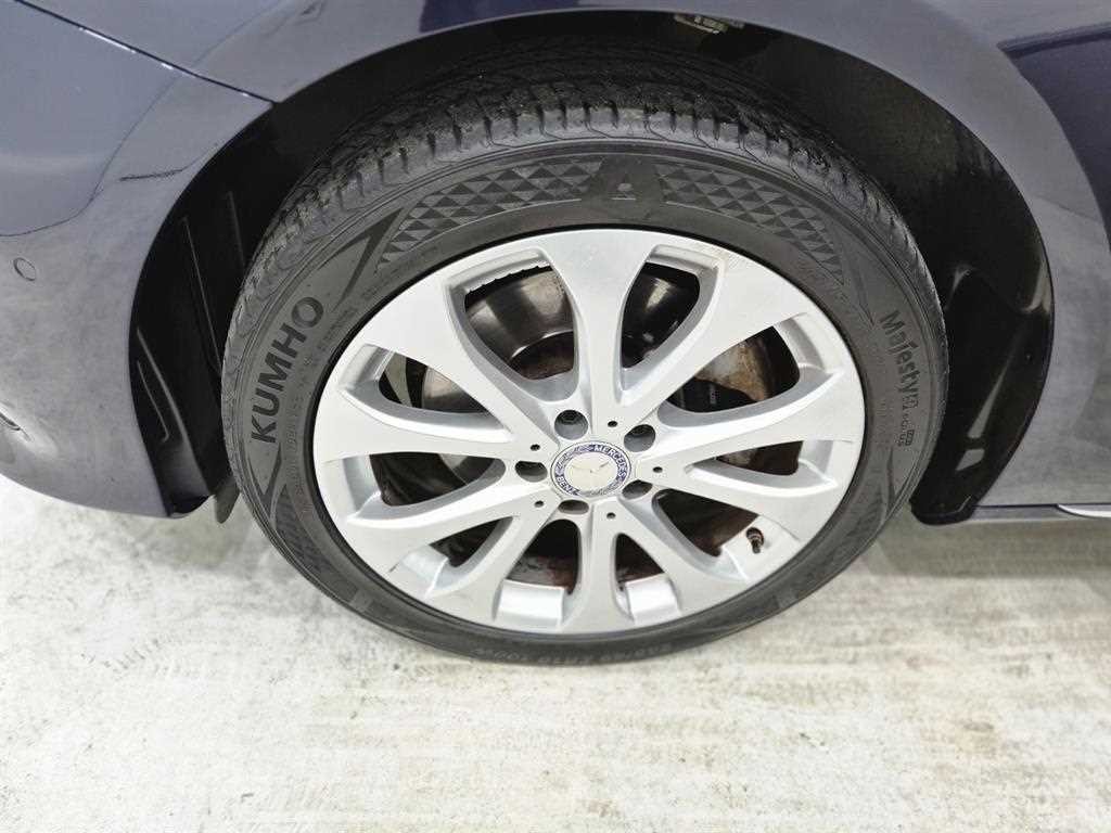 벤츠 E 클래스 E-클래스 W213 E220d 익스클루시브 이미지 19