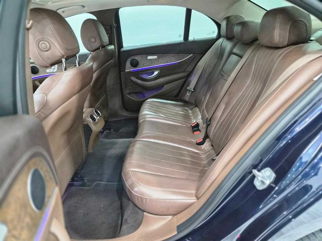 벤츠 E 클래스 E-클래스 W213 E220d 익스클루시브 이미지 5