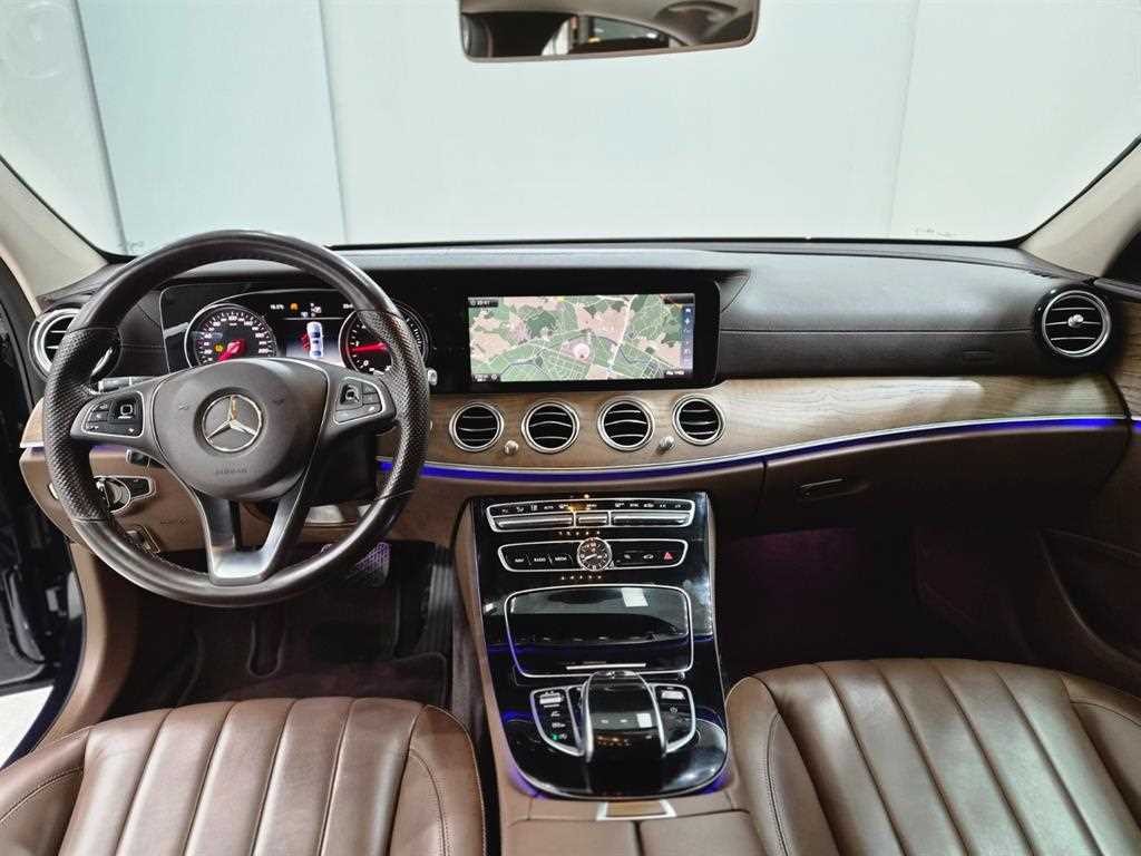 벤츠 E 클래스 E-클래스 W213 E220d 익스클루시브 이미지 6