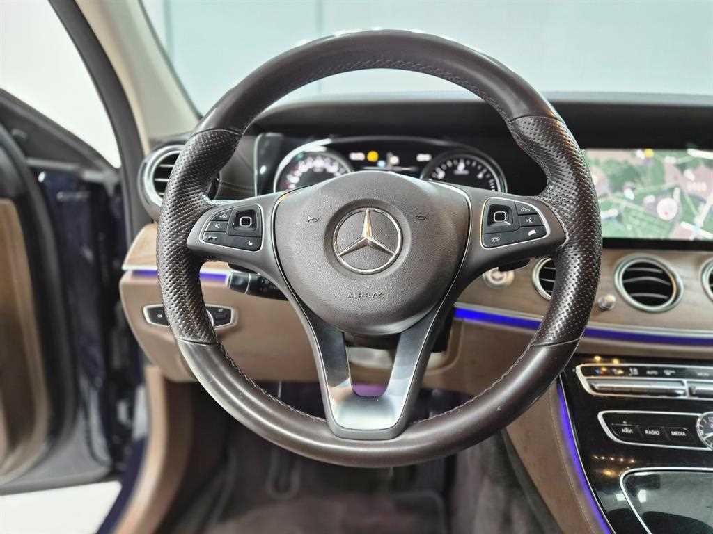 벤츠 E 클래스 E-클래스 W213 E220d 익스클루시브 이미지 7