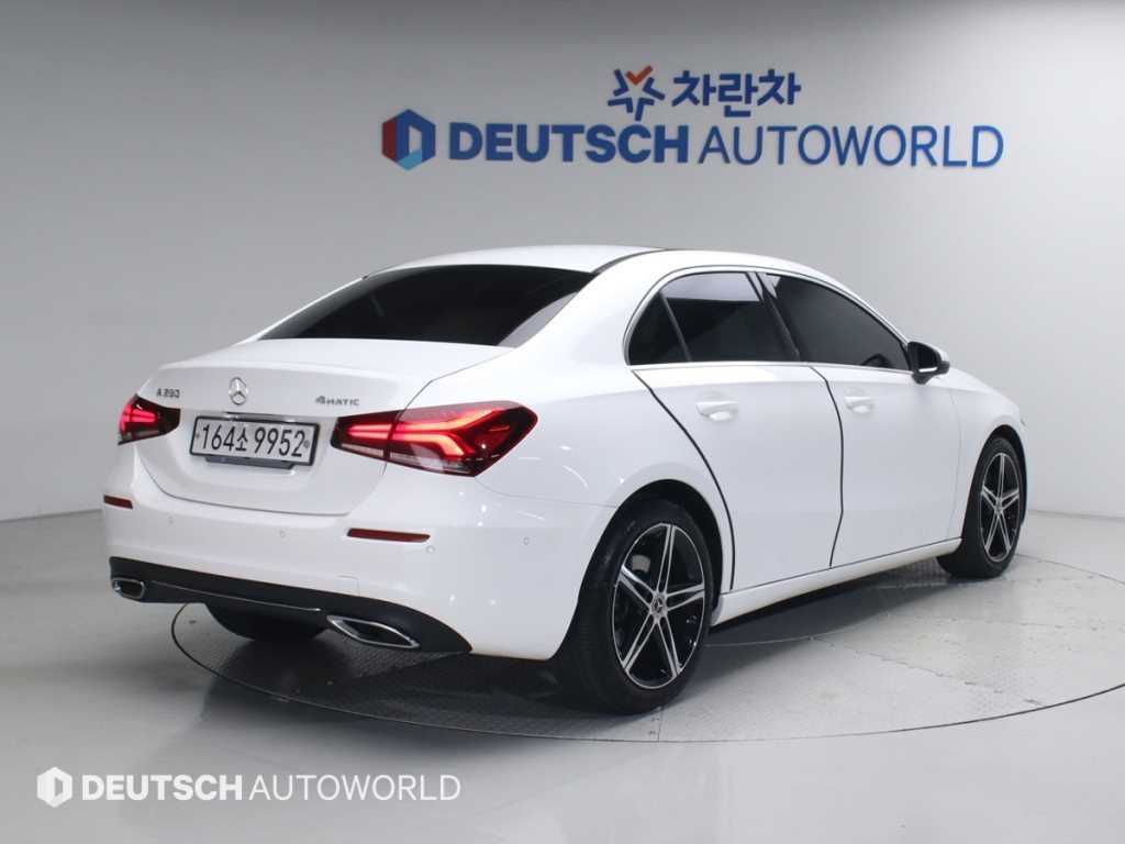 벤츠 A 클래스 A클래스 W177 A250 4MATIC 세단 이미지 4