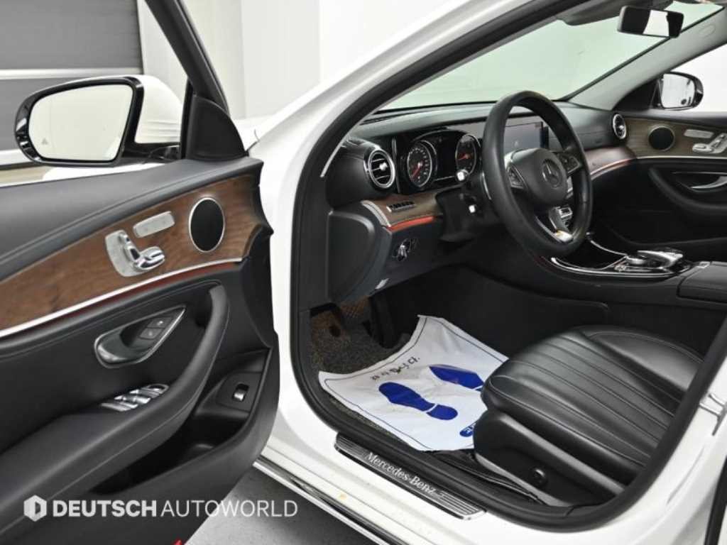 벤츠 E 클래스 E-클래스 W213 E220d 익스클루시브 이미지 11