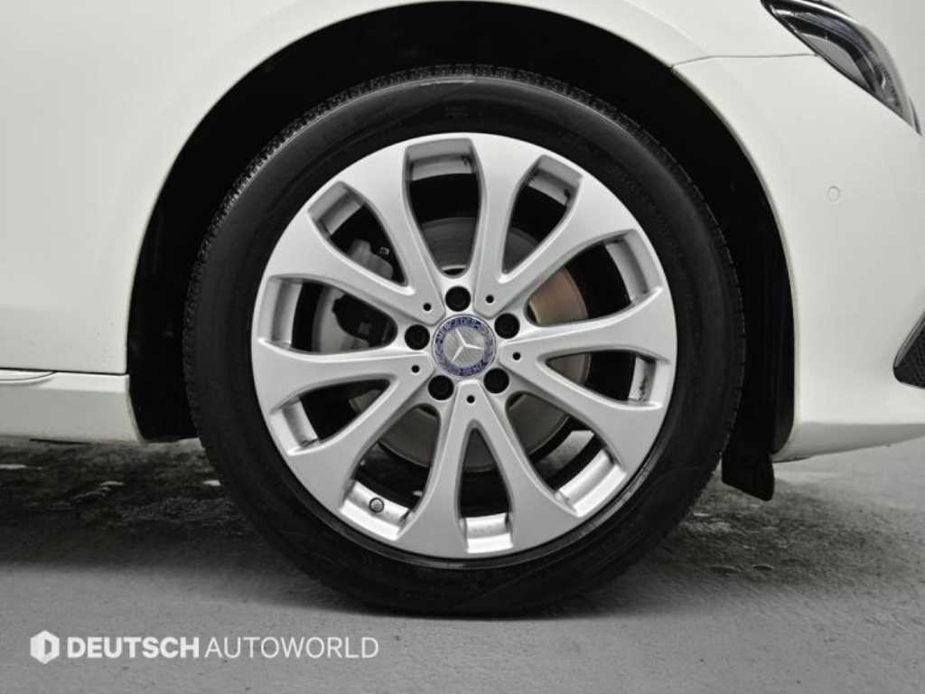 벤츠 E 클래스 E-클래스 W213 E220d 익스클루시브 이미지 5