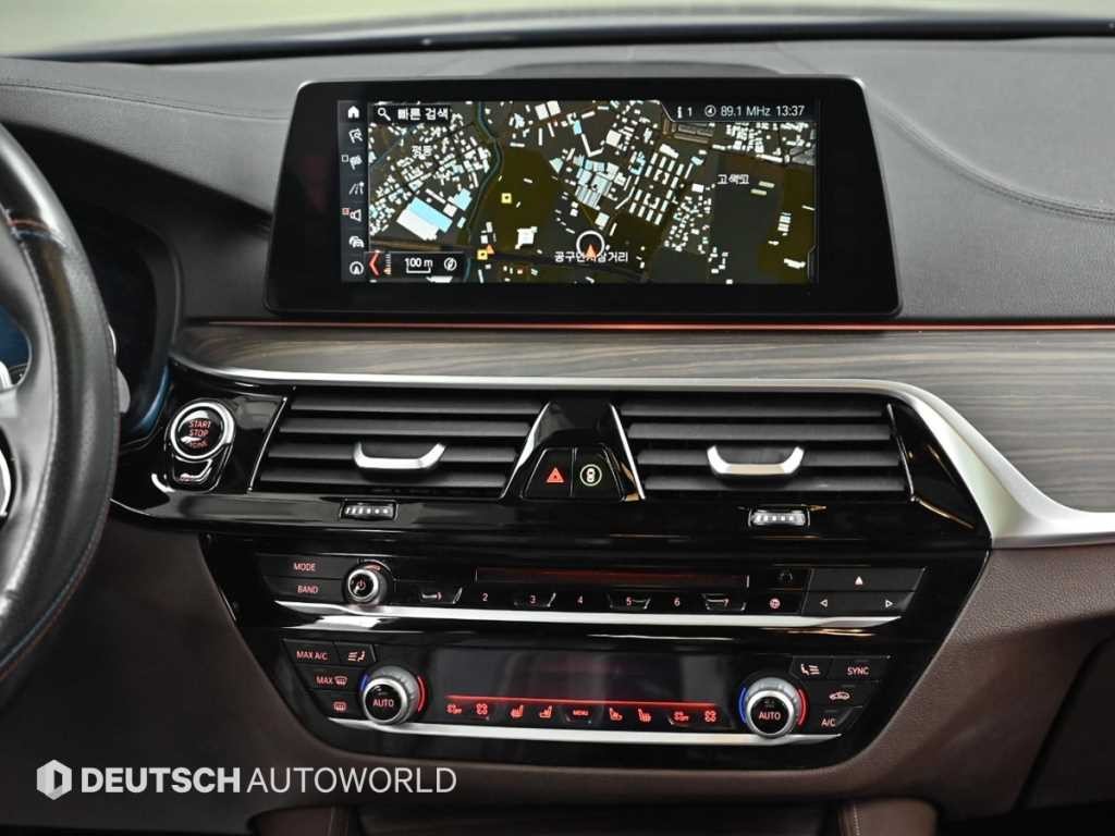 BMW 5시리즈 5시리즈 (G30) 530i M 스포츠 플러스 이미지 14