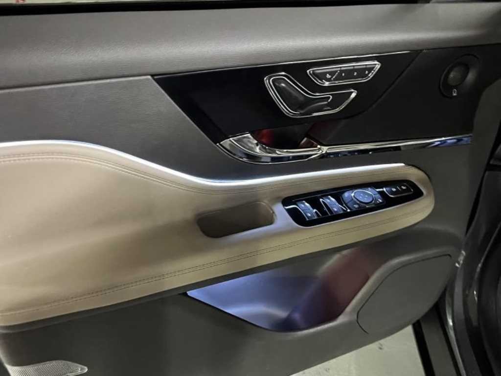 링컨 코세어 2.0 리저브 AWD 이미지 14