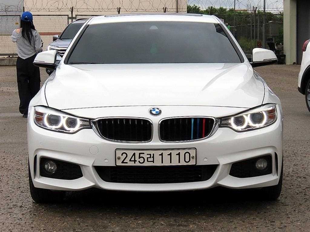 BMW 4시리즈 4시리즈 (F32) 420d xDRIVE 쿠페 M 스포츠 이미지 1