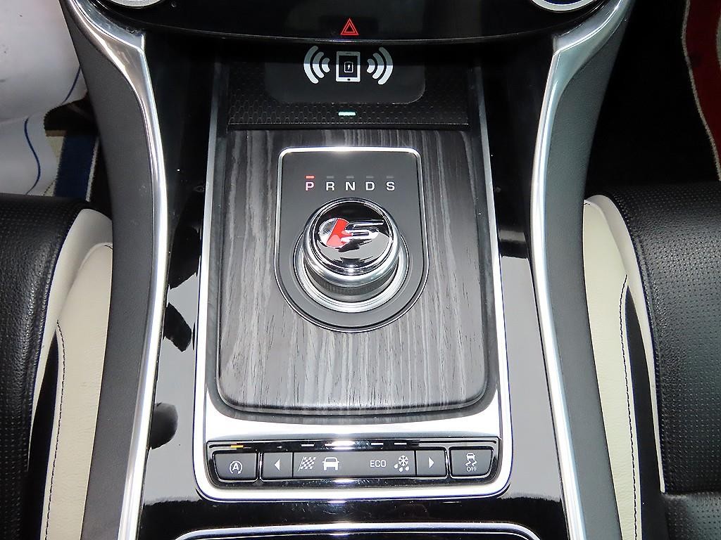재규어 XF XF(X260) 3.0 S AWD 이미지 11