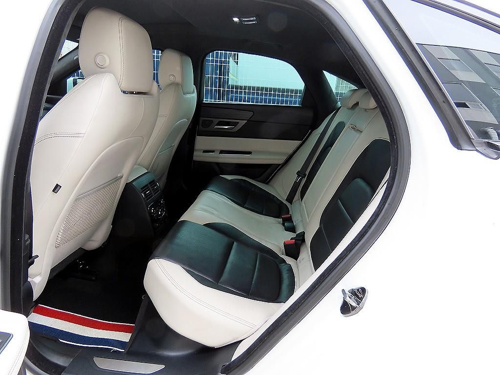 재규어 XF XF(X260) 3.0 S AWD 이미지 6