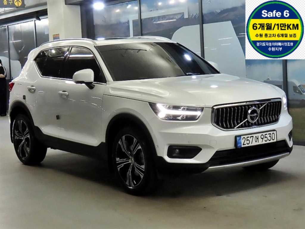 볼보 XC40 B4 AWD 인스크립션 이미지 1