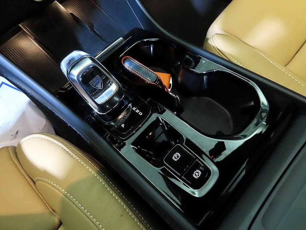 볼보 XC40 B4 AWD 인스크립션 이미지 12