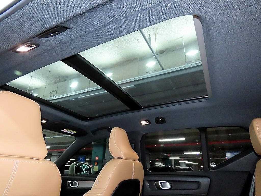 볼보 XC40 B4 AWD 인스크립션 이미지 15