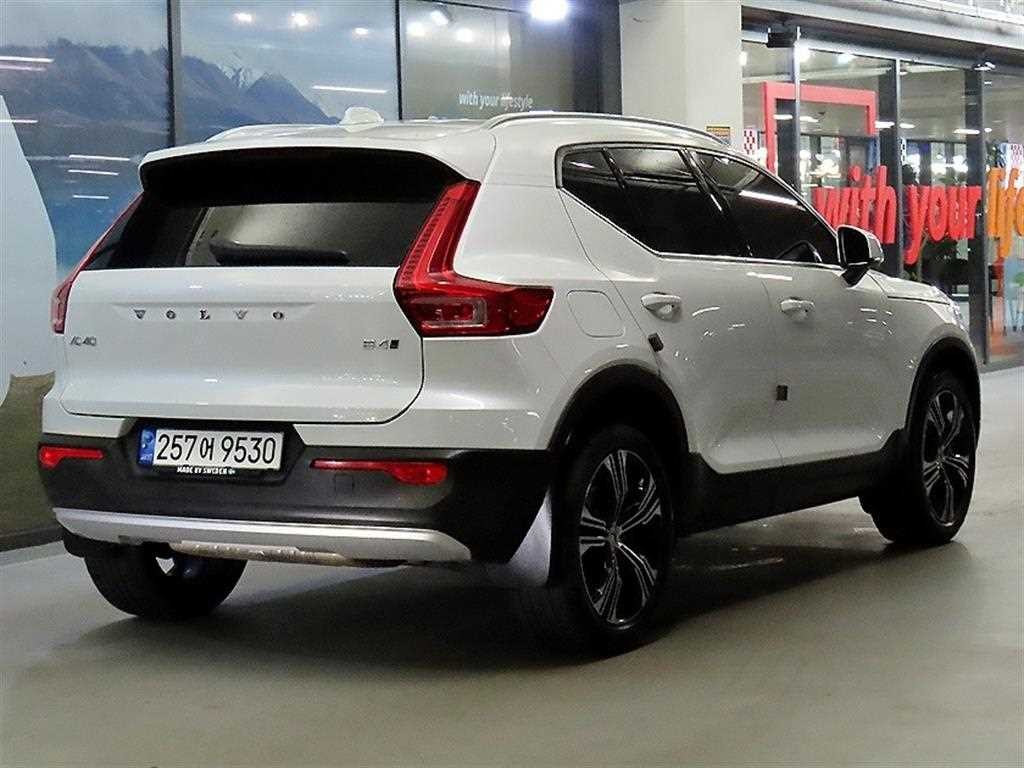 볼보 XC40 B4 AWD 인스크립션 이미지 4